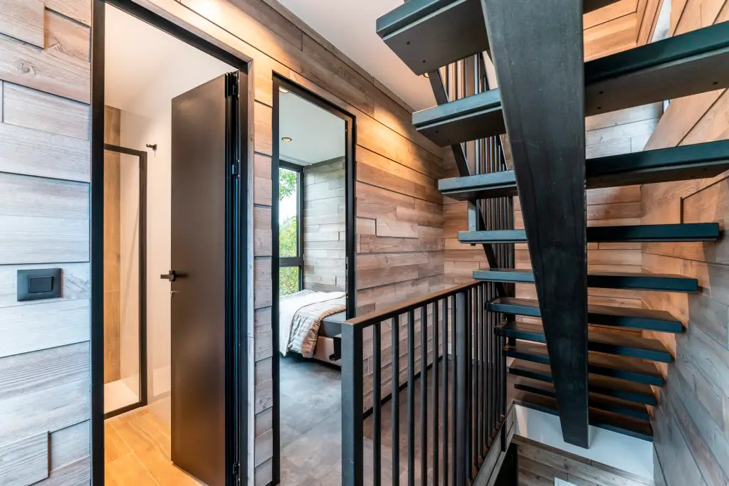 Austattung-2x2-Treppenhaus-2-e1681888318471-1024x683-1 Modern Modular - Image 6