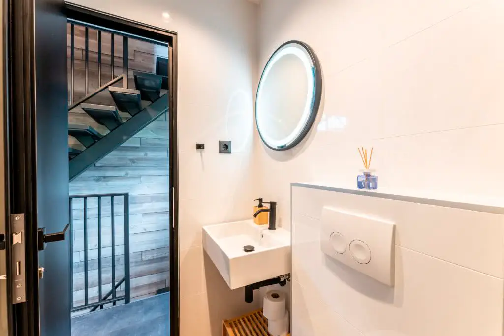 DQ-Tower-Austattung-2-Baeder-1 Modern Modular - Image 16